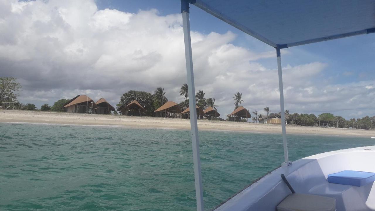 Wera Beach Kadumbul Ngoại thất bức ảnh
